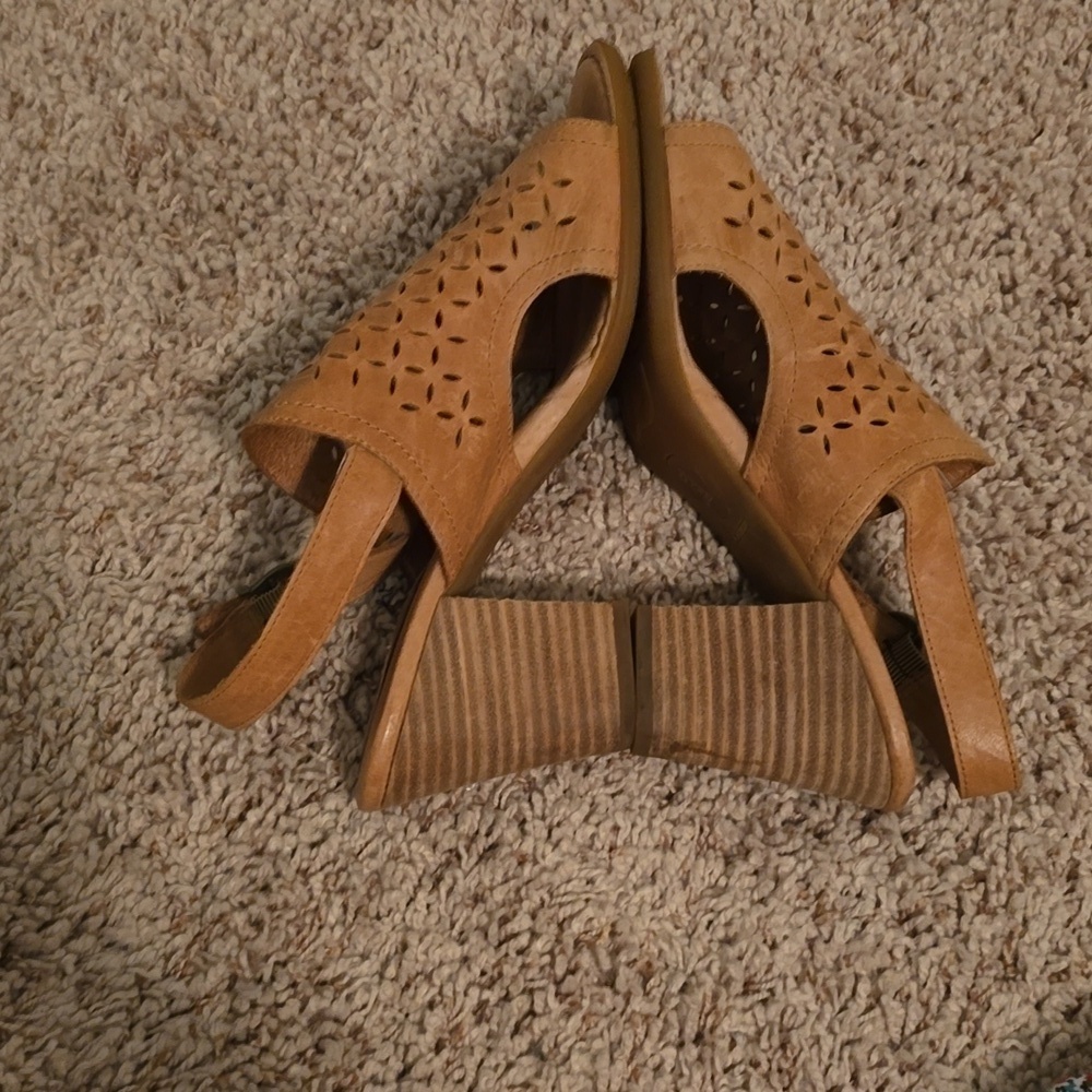 Born Leather Peep Toe Women's Tan Heeled Sandals Size 11 (07gw1) - Picture 5 of 10